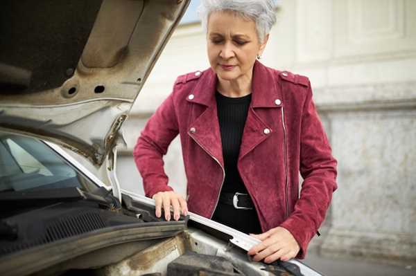 How to Evaluate Damage Before Buying a Salvage Car