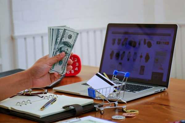 Assessing Risks and Rewards in Salvage Deal Investments
