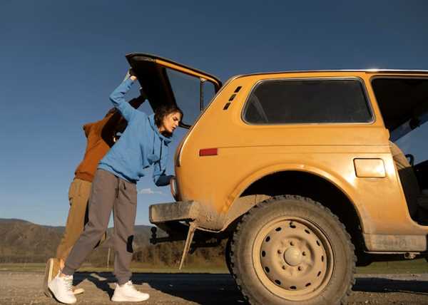 Understanding the Advantages of Salvage Jeeps for Off-Roading